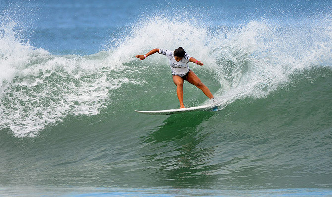 Team Australia Wins The 2013 Dakine Isa World Junior Surfing