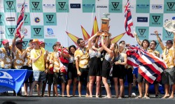 ISA President Fernando Aguerre presents the overall Team Champions Hawaii the ISA World Junior Team Champion Trophy. Photo: ISA/Michael Tweddle