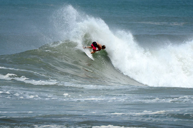 Free Surf at Jiquiliste Beach. Credit: ISA/ Michael Tweddle